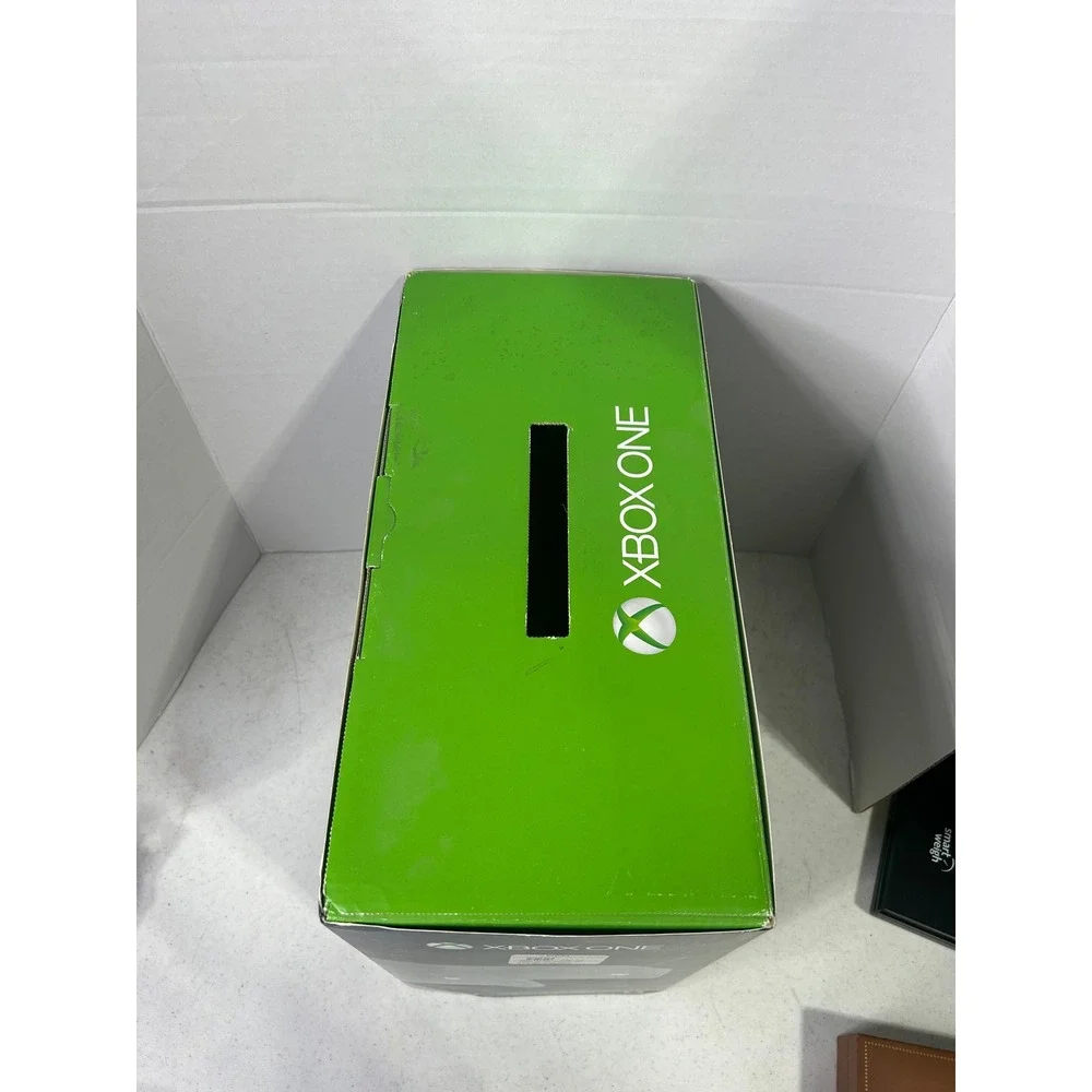 Microsoft Xbox One 500GB Console Halo The Master Chief Collection Box Only